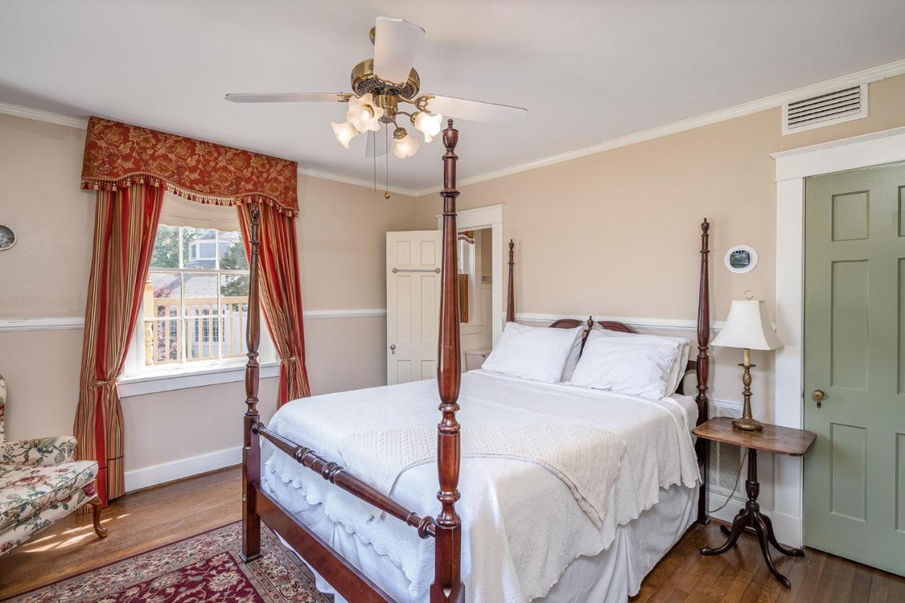Cedars Of Williamsburg Bed & Breakfast Ngoại thất bức ảnh
