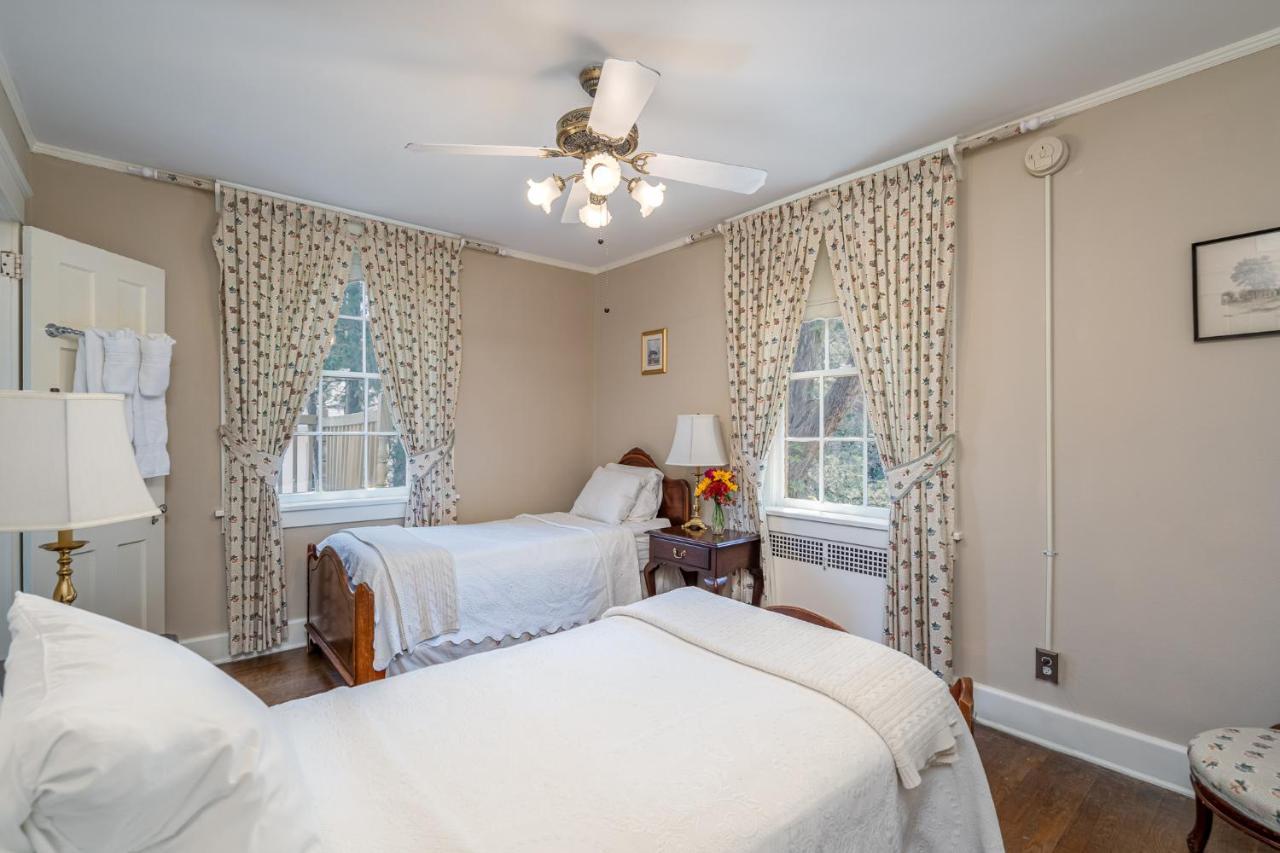 Cedars Of Williamsburg Bed & Breakfast Ngoại thất bức ảnh