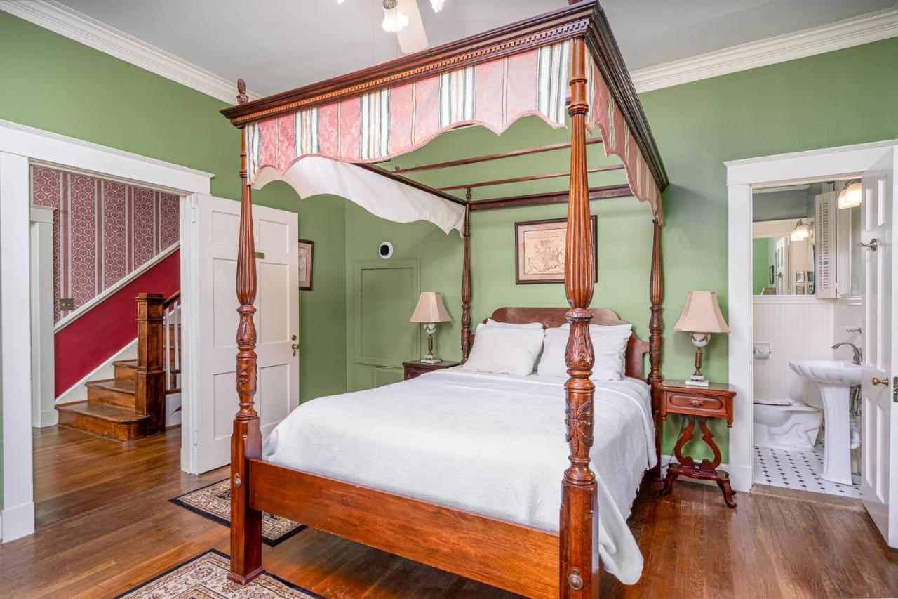 Cedars Of Williamsburg Bed & Breakfast Ngoại thất bức ảnh