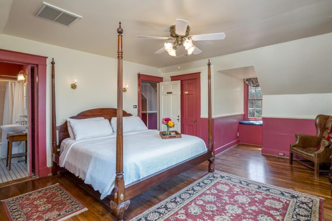 Cedars Of Williamsburg Bed & Breakfast Ngoại thất bức ảnh