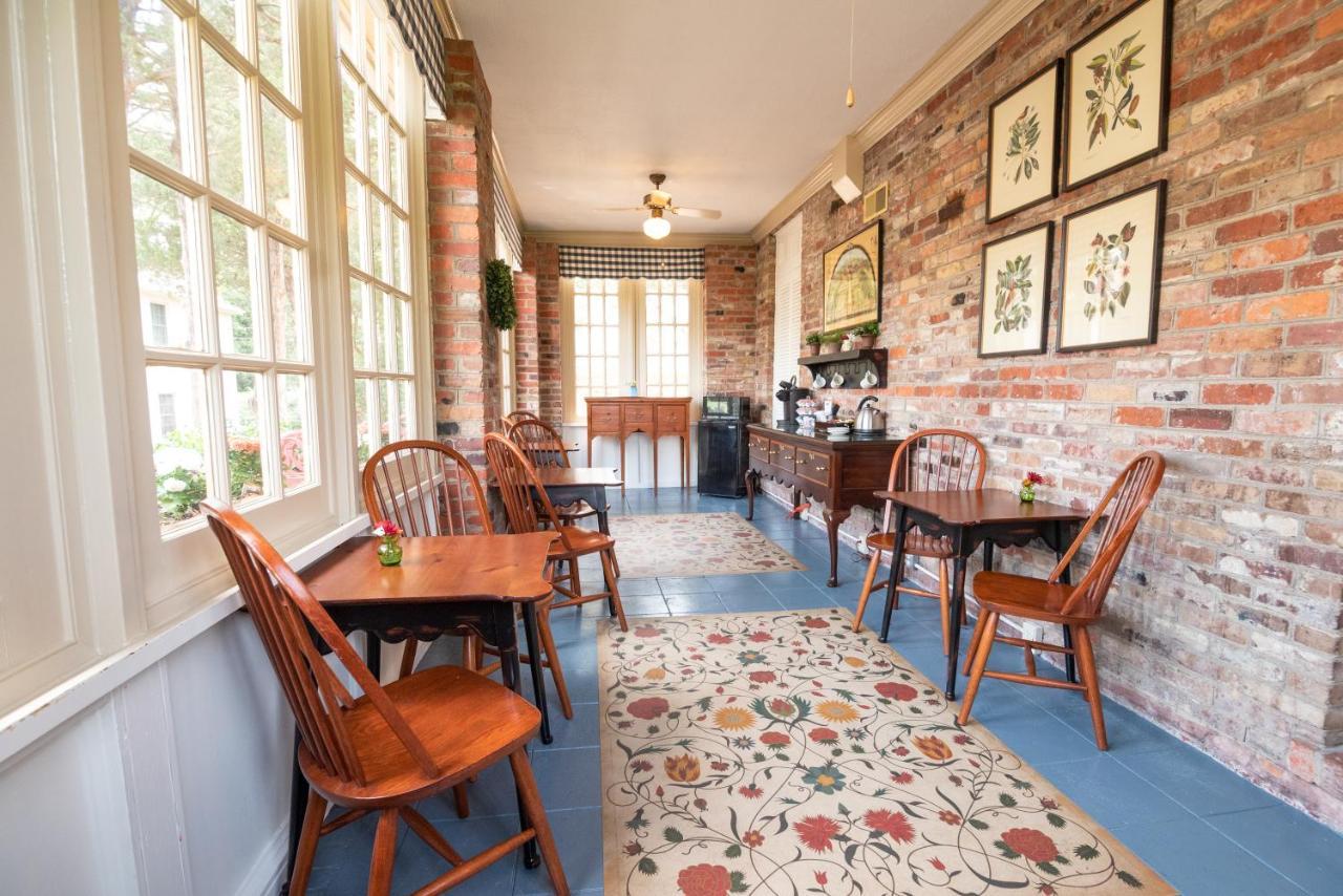 Cedars Of Williamsburg Bed & Breakfast Ngoại thất bức ảnh