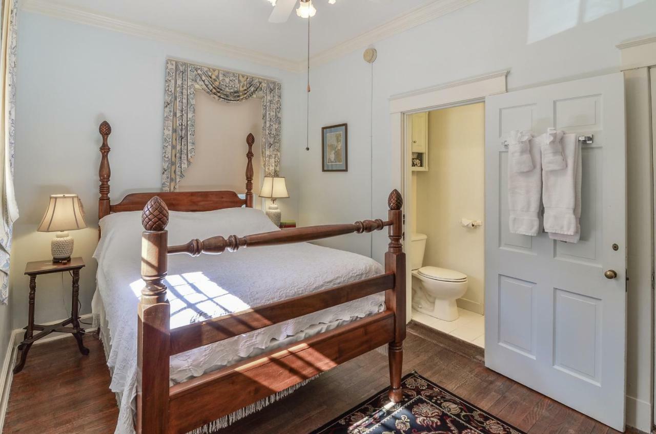 Cedars Of Williamsburg Bed & Breakfast Ngoại thất bức ảnh